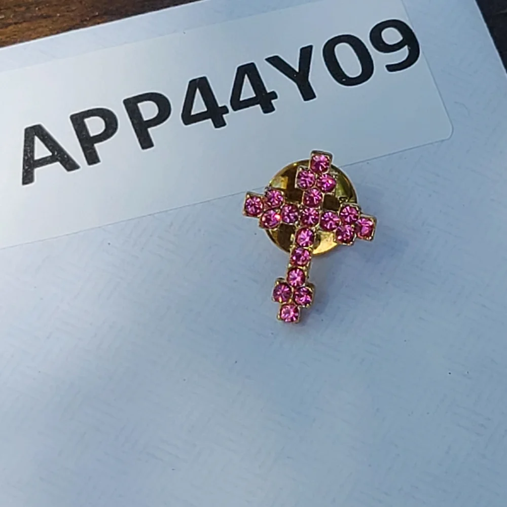 Cross Pin pink - Picture 7 of 12